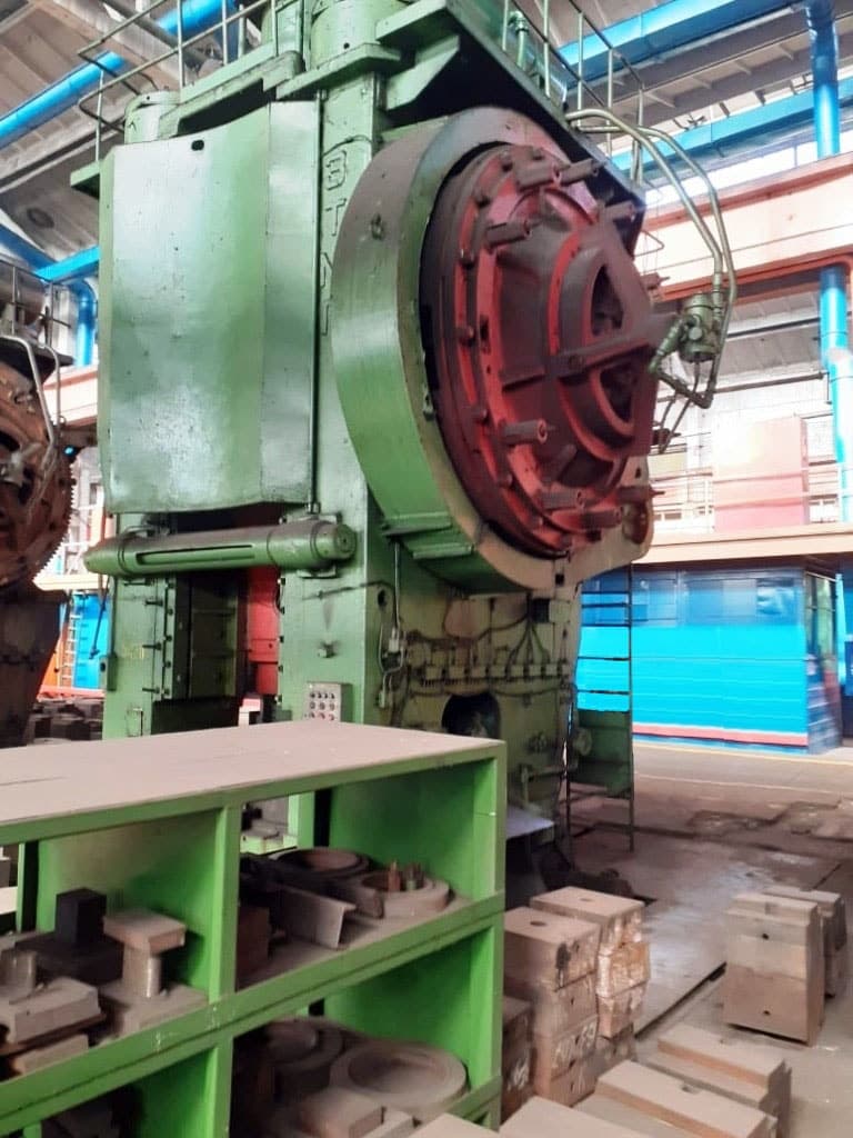 Presse de forgeage à chaud TMP Voronezh K8544 - 2500 tonne